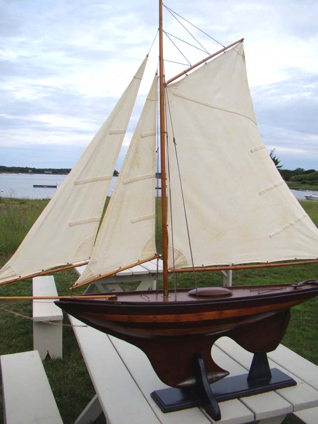 A large NANTUCKET sloop pond boat — image 4